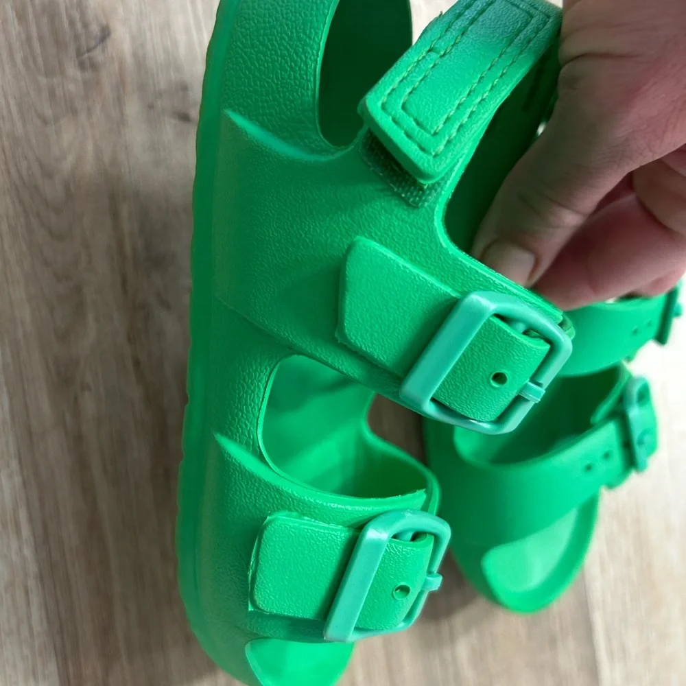 Cat & Jack Green Kids Sandals, size 9 - Picture 5 of 6